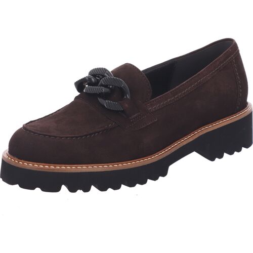 Brauner Wildlederloafer mit Kettenverzierung und profilierter Sohle. Brauner Wildlederloafer mit Kettenverzierung und profilierter Sohle.