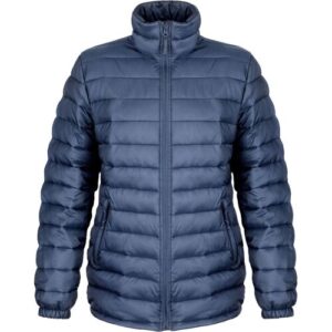 Blaue gesteppte Daunenjacke mit Reißverschluss.