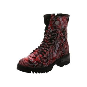 Roter bedruckter Schnürstiefel mit schwarzen Schnürsenkeln und dicker Sohle.