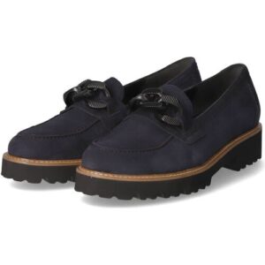 Dunkelblaue Loafer aus Leder mit dekorativem Element und dicker Sohle.