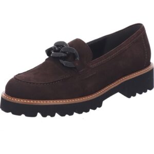 Brauner Wildleder-Loafer mit Kettendetail und schwarzer Profilsohle.