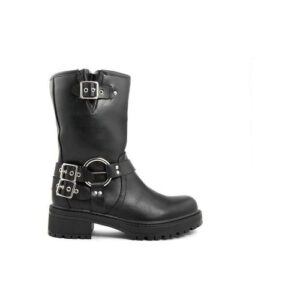 Schwarze Lederstiefel mit silbernen Schnallen auf weißem Hintergrund dargestellt.