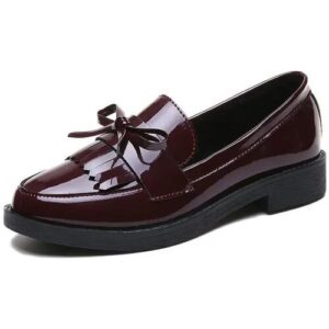 Bordo Lackloafer mit dekorativer Schleife und rutschfester schwarzer Sohle.