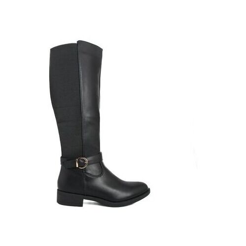 Schwarzer Damenstiefel aus Leder mit Schnalle, seitlicher Ansicht.