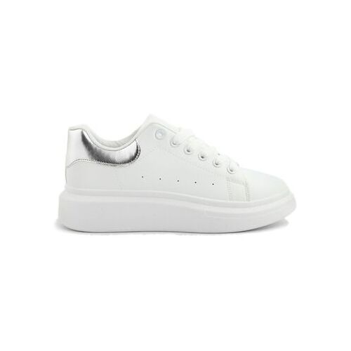 Weißer Sneaker mit silberner Ferse und Plateau-Sohle
