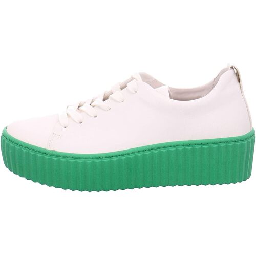 Weißer Sneaker mit grüner Plattformsohle, seitliche Ansicht